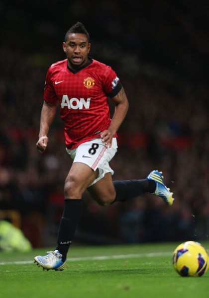 他在中场的 他在中场的